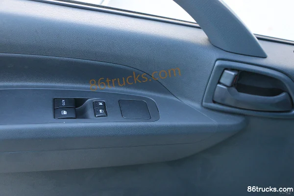 Qingling EVM100 4.5T 4.13m Single Row Electric Van Light Truck 4X2(6 wheels) Interior (2) | 86Trucks