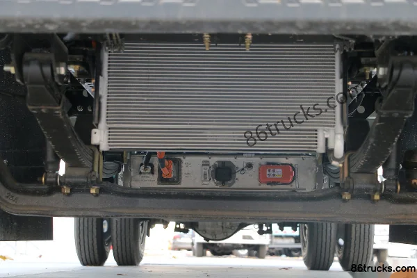 Qingling EVM100 4.5T 4.13m Single Row Electric Van Light Truck 4X2(6 wheels) Chassis (2) | 86Trucks