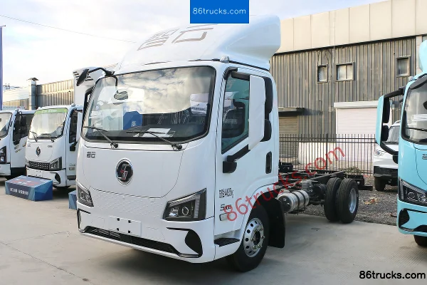 SHACMAN Commercial Vehicle Zhiyun S300 4.5T 4.08m Single Row Pure Electric Refrigerated Truck 100.46kWh 4X2(6 wheels) Exterior (3) | 86Truck