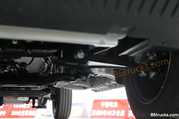 Lingshi Auto Golden Mini Truck 3.3T 3.305m single-row pure electric flatbed micro truck 53.58kWh 4X2(6 wheels) Chassis (3) | 86Trucks