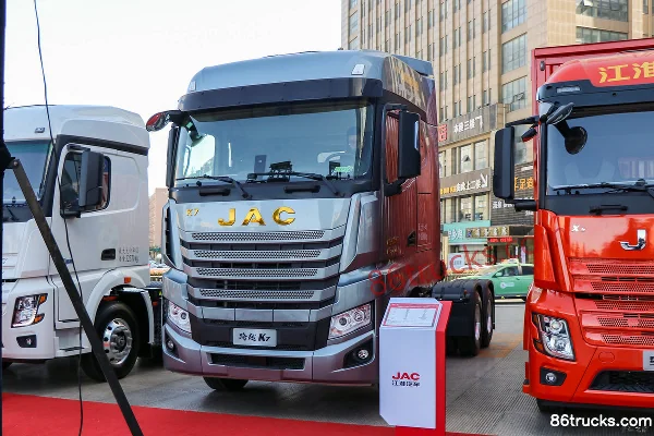 JAC Gallop K7 heavy truck 530 hp 6X4(10 wheels) LNG AMT automatic tractor truck (China VI) Exterior (3) | 86Trucks