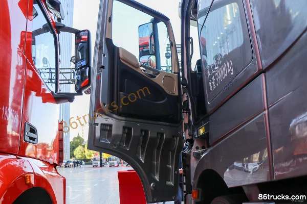 JAC Gallop K7 heavy truck 530 hp 6X4(10 wheels) LNG AMT automatic tractor truck (China VI) Cab (1) | 86Trucks