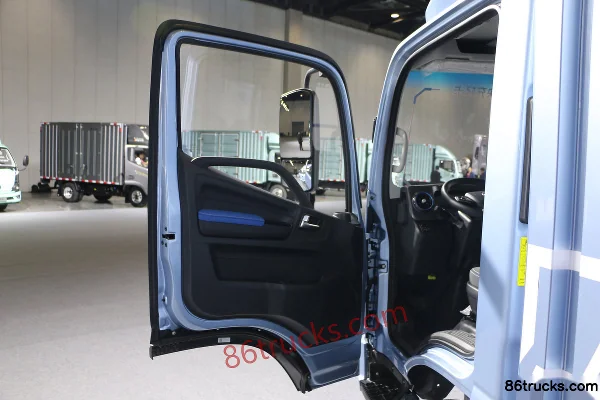 Aumark Zhilan ES Fast Charge Version 4.5T Single-row Pure Electric Van Light Truck 4X2(6 wheels) Interior (1) | 86Trucks