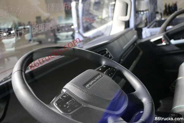 Foton Times Pilot G6 4,17 m cabine simple camion plateau léger électrique pur AiYike 141,3 kWh 4X2(6 roues) Intérieur (3) | 86Trucks