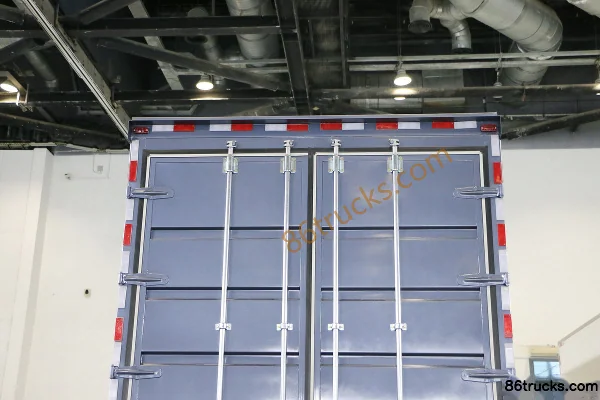 Auman Zhilan 18T 6.8m Electric Cargo Truck 246.67kWh 4X2(6 wheels) Body (2) | 86Trucks