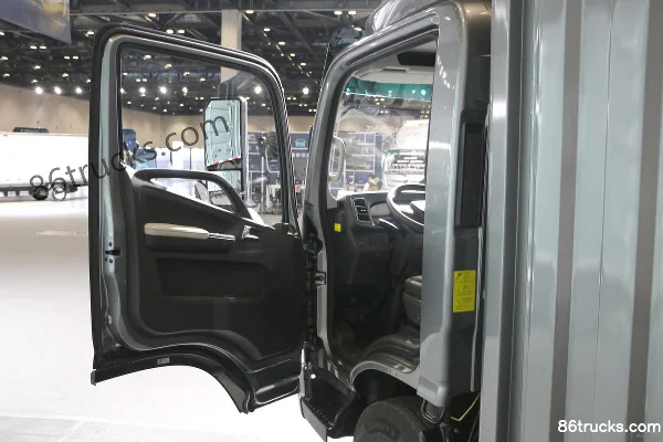 Foton Aoling Superspeed 158 hp 4X2(6 wheels) 4.14m single-row van light truck (WLY 5-speed) Cab (1) | 86Trucks