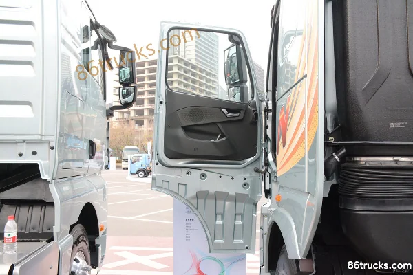 Sinotruk HOWO TH7-N Heavy Truck 540hp 6X4(10 wheels) AMT Automatic Tractor Truck Cab (2) | 86Trucks