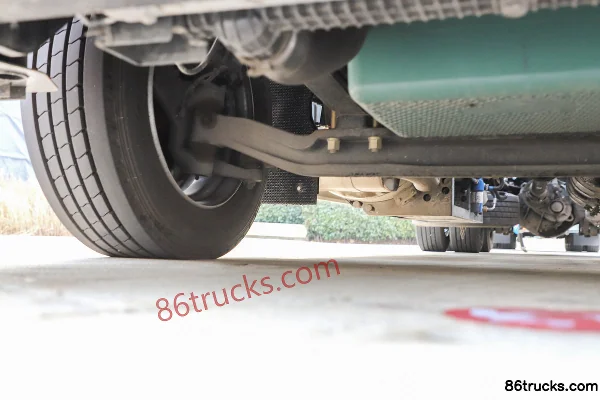FAW Jiefang J6P 480 hp 6X4(10 wheels) LNG Vehicle Transport Truck Chassis (2) | 86Trucks