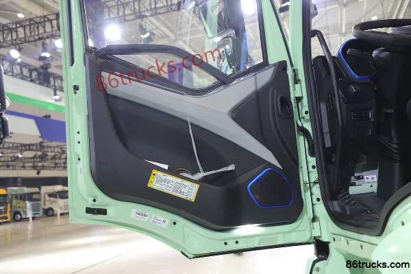 FAW Jiefang J6P 8X4(12 wheels) 5.6m pure electric dump truck 611.94kWh Cab (2) | 86Trucks