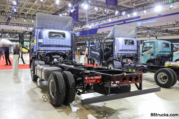 FAW Jiefang J6F Heavy-Duty Edition 180hp 4X2(6 wheels) AMT Automatic Single-Row Van Light Truck (New Appearance) Exterior (2) | 86Trucks