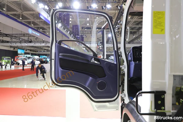FAW Jiefang Tiger 6G Wide Body Standard Load Plate 4.5T 4.2m Single Row Plug-in Hybrid Panel Light Truck 38.4kWh 4X2(6 wheels) Interior (1)