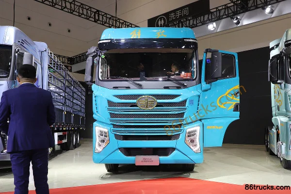FAW Jiefang Qingdao Yingtu Business Class Free Edition 13.2L Diesel 620 hp 6X4(10 wheels) FAW Jiefang 12-speed AMT Automatic Tractor Truck E