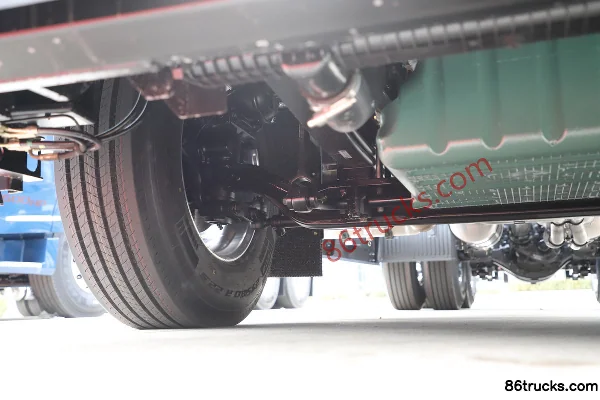 FAW Jiefang Qingdao New JH6 heavy truck 660hp 6X4(10 wheels) LNG automatic tractor truck Chassis (2) | 86Trucks