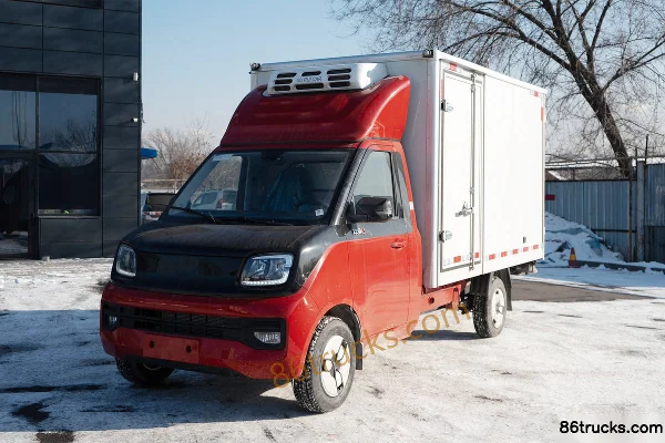 Foton Xiangling V2 1.6L 122hp 4X2(6 wheels) Gasoline 3.1m Single Row Refrigerated Truck (Zhongyidi) Exterior (2) | 86Trucks