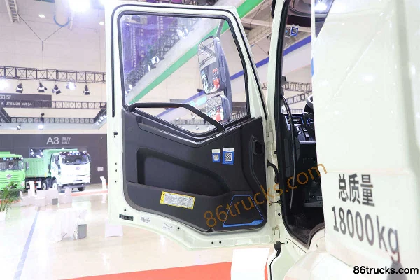FAW Jiefang J6L 4X2(6 wheels) Pure Electric Washing and Sweeping Truck (Zoomlion Brand) Cab (1) | 86Trucks