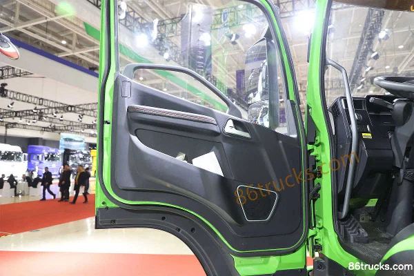 FAW Jiefang Qingdao JK6 8X4(12 roues) camion benne 100% électrique 6,8 m Cabine (2) | 86Trucks
