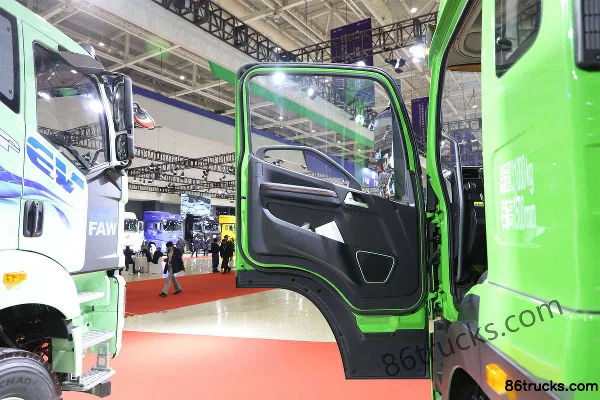 FAW Jiefang Qingdao JK6 8X4(12 roues) camion benne 100% électrique 6,8 m Cabine (1) | 86Trucks