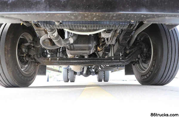 Sinotruk MAN M5 Medium Truck 290hp 4X2(6 wheels) 5.4m Van Truck Chassis (1) | 86Trucks