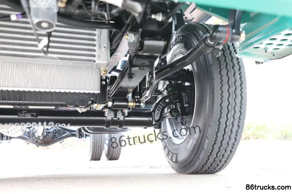 Sinotruk Yongshi M1 2.5L Diesel 160hp 4X4(6 wheels) Fast Gear 8-speed 3.85m Single-row Off-road Flatbed Light Truck Chassis (3) | 86Trucks