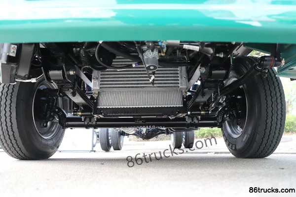 Sinotruk Yongshi M1 2.5L Diesel 160hp 4X4(6 wheels) Fast Gear 8-speed 3.85m Single-row Off-road Flatbed Light Truck Chassis (1) | 86Trucks