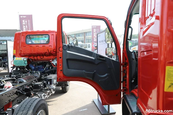 Sinotruk Yongshi M1 2.5L Diesel 175hp 4X2(6 wheels) Fast Gear 10-speed 3.2m Dump Truck Cab (1) | 86Trucks