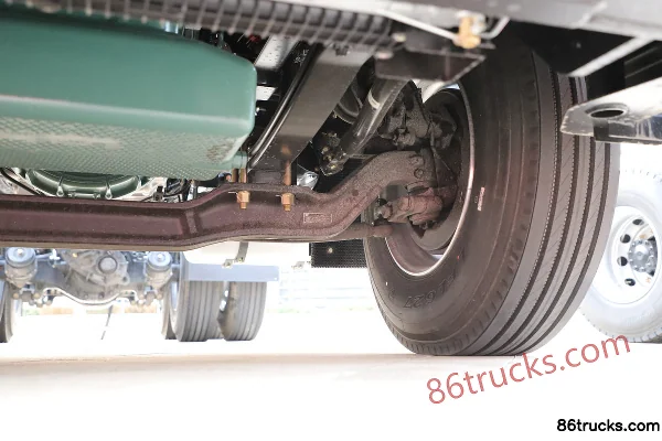 FAW Jiefang J6P Classic Edition 480hp 6X4(10 wheels) LNG Tractor Truck (Sub-vehicle) Chassis (3) | 86Trucks