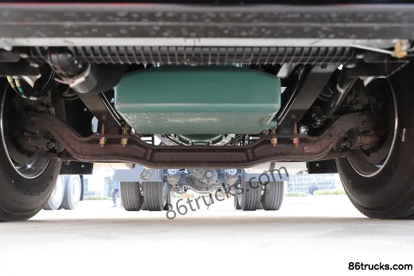 FAW Jiefang J6P Classic Edition 480hp 6X4(10 wheels) LNG Tractor Truck (Sub-vehicle) Chassis (1) | 86Trucks