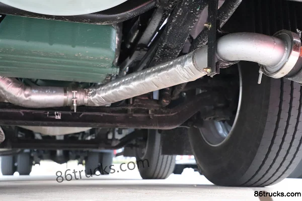 FAW Jiefang Qingdao JH6 350hp 6X2(8 wheels) 9.4m explosive transport truck (Baijie brand) Chassis (3) | 86Trucks
