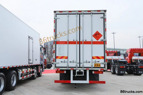 FAW Jiefang Qingdao JH6 350hp 6X2(8 wheels) 9.4m explosive transport truck (Baijie brand) Body (3) | 86Trucks