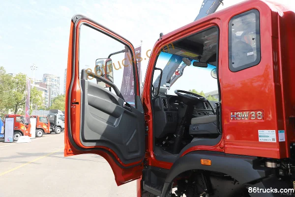 Sinotruk Warrior M3 240 hp 4X4(6 wheels) 4m dump truck Cab (1) | 86Trucks