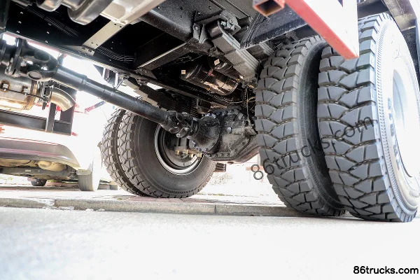 Sinotruk Warrior M3 240 hp 4X4(6 wheels) 4m dump truck Chassis (3) | 86Trucks