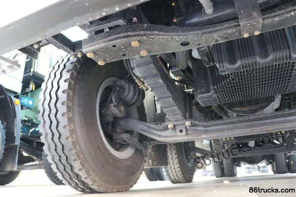 SHACMAN Longxiao Elite Edition 530hp 8X4(12 wheels) 7.6m CNG Dump Truck Chassis (2) | 86Trucks