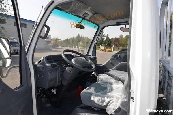 Qingling Isuzu 100P 115 hp 4X2(6 wheels) 4.275m Single Row Side Panel Light Truck Cab (2) | 86Trucks