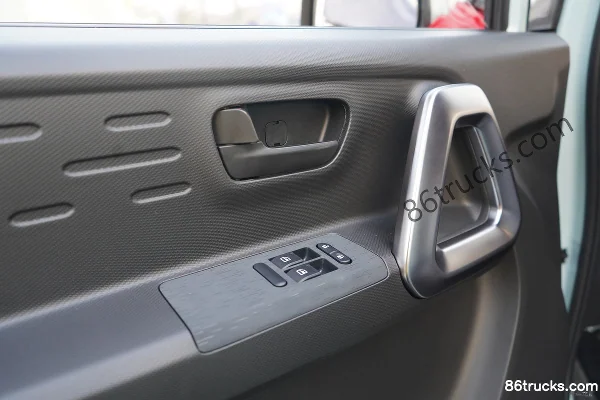 Dongfeng Ruilida V6E 3T 2-Seat 5.27m Pure Electric Panel Van 41.86kWh Cab (2) | 86Trucks