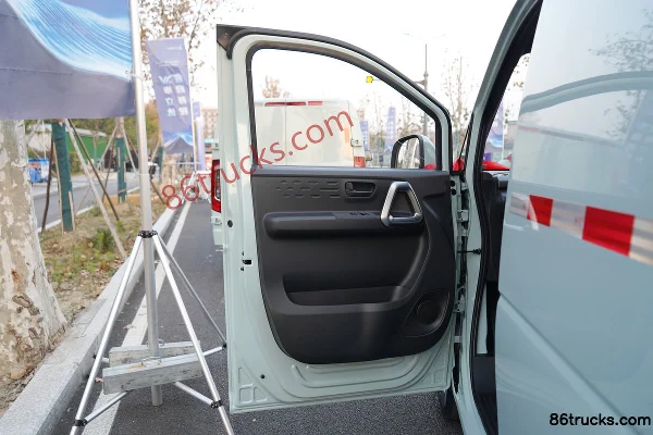 Dongfeng Ruilida V6E 3T 2-Seat 5.27m Pure Electric Panel Van 41.86kWh Cab (1) | 86Trucks