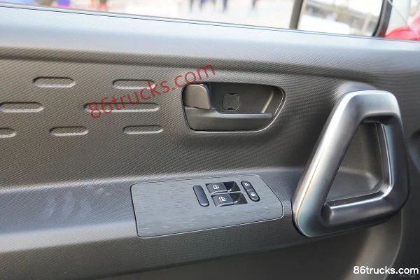 Dongfeng Ruilida V8E 2-seat 5.27m pure electric enclosed van CALB 41.86kWh Cab (2) | 86Trucks