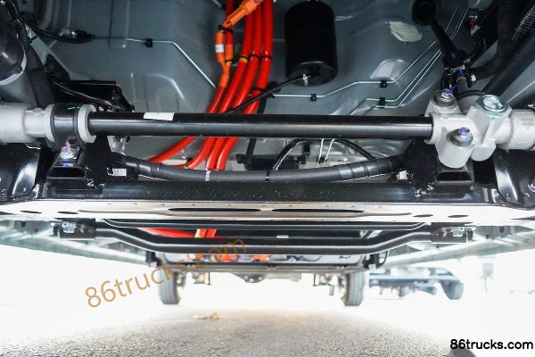 Dongfeng Ruilida V8E 2-seat 5.27m pure electric enclosed van CALB 41.86kWh Chassis (1) | 86Trucks