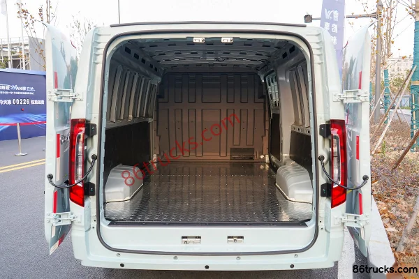 Dongfeng Ruilida V8E 2-seat 5.27m pure electric enclosed van CALB 41.86kWh Cargo Box (2) | 86Trucks