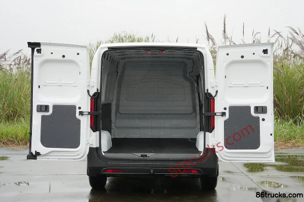 Sinotruk Xianfengguan V modèle 2024 140 ch 2,0T diesel 3 places automatique fourgon fermé empattement moyen toit moyen Caisse (2) | 86Trucks