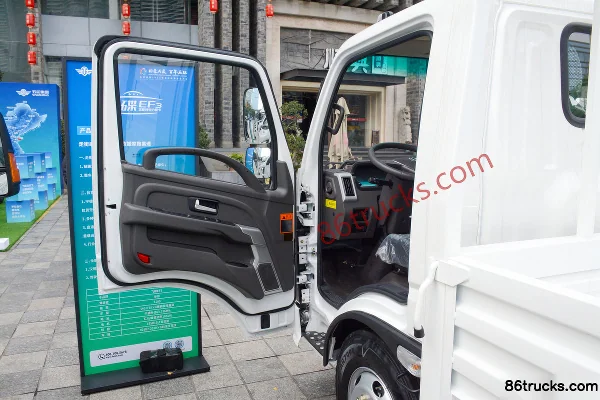 Feidi EV5 4.5T 4.15m single-row pure electric panel light truck 81.87kWh 4X2(6 wheels) Interior (1) | 86Trucks