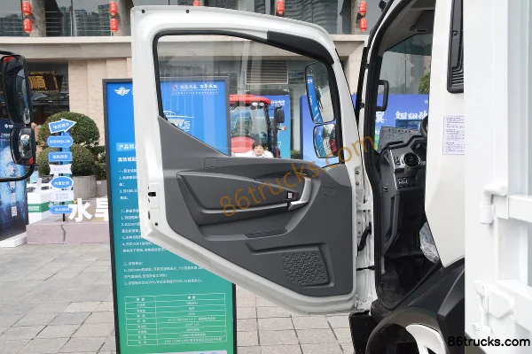 Feidi EW7 4.5T 4.18m Single Row Pure Electric Cargo Box Light Truck 131.98kWh 4X2(6 wheels) Interior (2) | 86Trucks