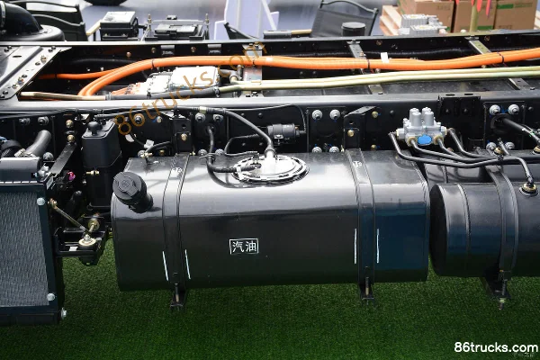 Feidi Mantianfei 4.5T 4.18m Single Cab Plug-in Hybrid Range-Extender Cargo Van 100.96kWh 4X2(6 wheels) Chassis (3) | 86Trucks