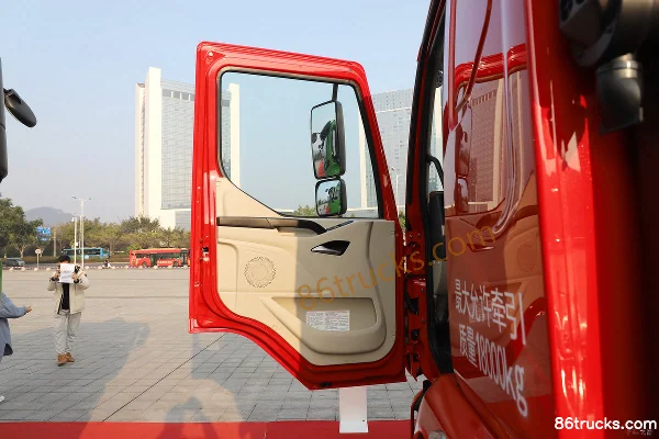 Dongfeng Chenglong H5 400hp 6X2(8 wheels) Car Carrier Truck Cab (1) | 86Trucks