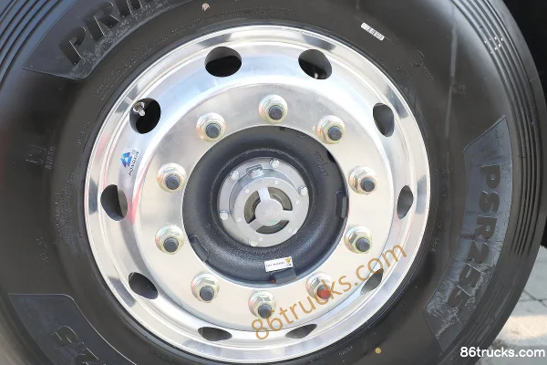 Dongfeng H7 Pro 11.8L Diesel 520 hp 8X4(12 wheels) Fast Gear 12-speed 9.47m Stake Truck Chassis (2) | 86Trucks