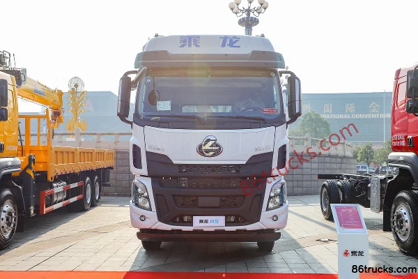 Dongfeng H7 400 hp 8X4(12 wheels) Bulk Feed Transport Truck (Yunli Brand) Exterior (2) | 86Trucks