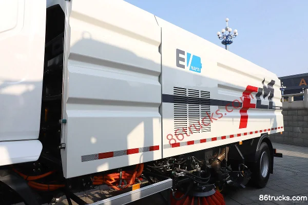 Dongfeng Liuqi Chenglong M3 4X2(6 wheels) Electric Sweeper Truck (Fulong Continental) CATL 281.92kWh Body (1) | 86Trucks
