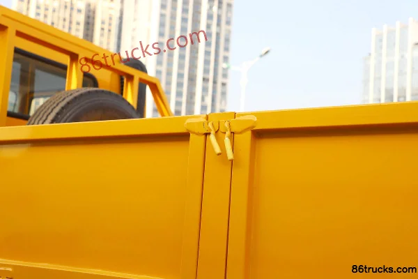 Dongfeng L3 200 hp 4X2(6 wheels) Crash Cushion Truck (Yanlong Brand) Body (3) | 86Trucks