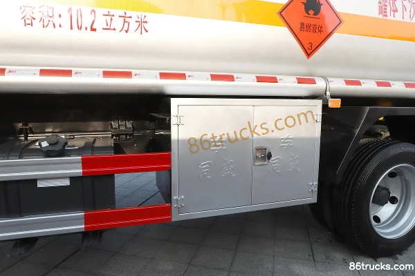 Dongfeng L2 170 hp 4X2(6 wheels) Fuel Tanker Truck (Zhuanwei Brand) Body (2) | 86Trucks