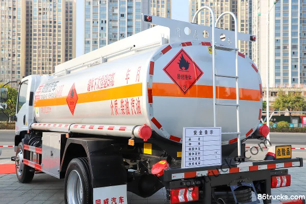 Dongfeng L2 170 hp 4X2(6 wheels) Fuel Tanker Truck (Zhuanwei Brand) Body (3) | 86Trucks