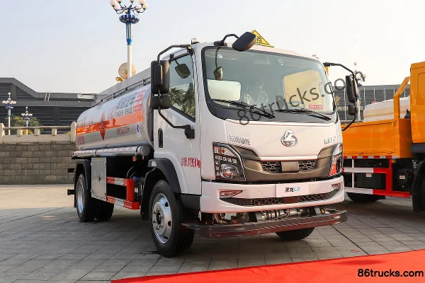 Dongfeng Dongfeng L2 light truck fuel tanker truck